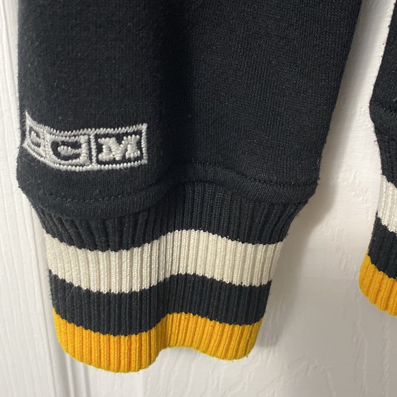 CCM Vintage inspired Canucks jacket Sz S - Picture 6 of 13